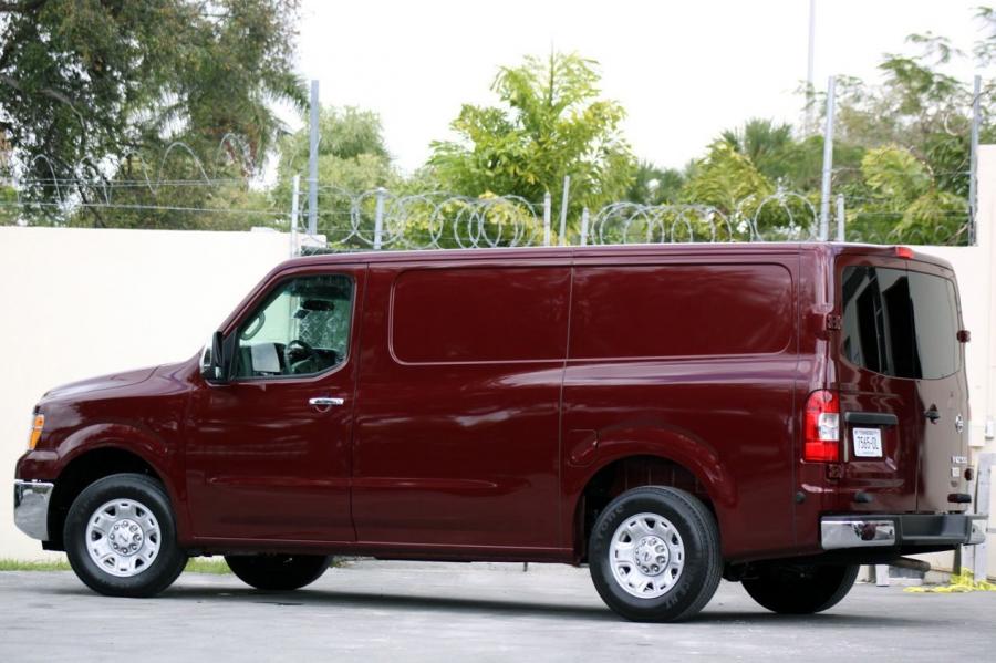  Nissan NV2500 HD 2012 года  (фото 6 из 38)